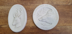 Vadászati Világkiállítás, régi biszkvit porcelán plakett pár, őz  vaddisznó