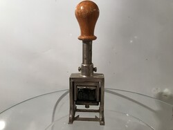 DÁTUMBÉLYEGZŐ - 1999 - ig - 15 x 5 x 4 cm - HIBÁTLAN