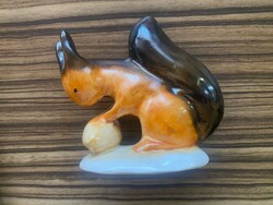 Bodrogkeresztúri porcelán mókus – jelzett vintage figura, 11 cm