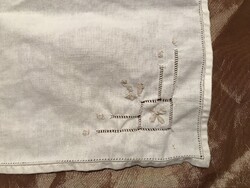 HÍMZETT - ZSEBKENDŐ - TEXTIL - 25 x 23  cm - GÉPI  - PAMUT - HIBÁTLAN