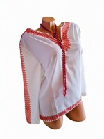 Csinos, Nőcis. Nyári Blúz Fehér, Narancs Sárga Díszítéssel. (Méret: 46 – 3 XL) Kód: BUR 148