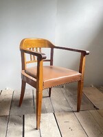 Svájci Art Deco fa karosszék barna bőr üléssel, 1930-as évek