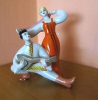 Régi retro orosz ukrán Polonne porcelán figura népviseletes táncoló pár balalajkával 1970-es évek