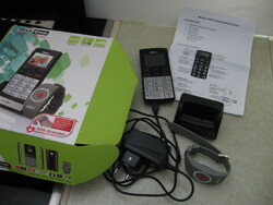 MaxCom Comfort MM 715 BB idősgondozó kártyafüggetlen mobiltelefon