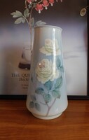 Vintage porcelán váza pasztell színű rózsákkal - 30 cm