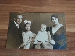 Családi fotó, Ábrahám István (1885-1939), udvari fényképész, Miskolc, 14 cm x 8 cm, készült:1926-ból