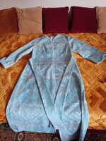 HARMADÁRON ! VILÁGOS KÉK FÉMSZÁLAS AUSZTRÁL ALKALMI RUHA VÁLLA::40 CM, , HOSSZ:130 CM
