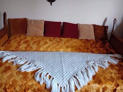 OLCSÓN!FEHÉR AUSZTRÁLJÓ MINŐSÉGŰ  STÓLA HOSSZA: 160 CM, + ROJT 17 CM, SZÉLESSÉGE 65 CM