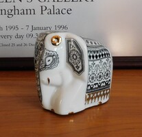 Sri Lanka-i porcelán elefánt teafűtartó