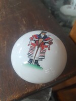 Ritka Herendi Népviseletes Pipázó Juhász,Porcelán Bonbonier,Ékszertartó Doboz.7.5 cm.