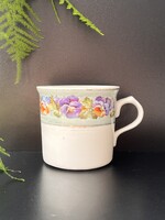 Kedves vintage fehér porcelán bögre színes árvácska és ibolya mintával