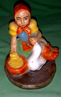 Antik BERKY NÁNDOR - LIBATÖMŐ ASSZONY kerámia figura 10 x 8 cm HIBÁTLAN