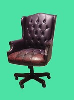 Chesterfield stílusú elnöki forgófotel