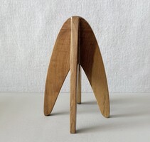 Különleges Mid-Century Modern / Space Age absztrakt fa plasztika (16 cm)
