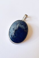 Nagy méretű lápisz lazuli-szodoilt medál