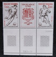 FA323-4cüm / Francia Andorra 1982 Labdarúgó VB bélyegcsík postatiszta tabos mezőkkel
