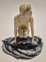 Galluba & Hofmann ritka porcelán fürdőző lány rákon