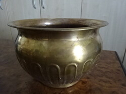 Indiai réz kaspó, kézzel formázott. Átmérője 21,5 cm. Jókai