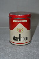 Marlboro cigaretta tartó