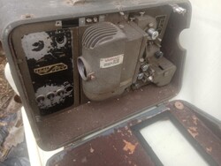 TERTA filmvetítő. 110 volt, optika hiányzik.