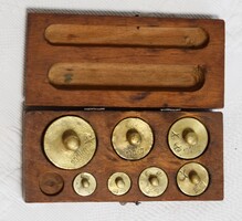 Antik súly készlet , mérlegsúly , kalibrálósúly , gramm dkg mérleg , 14,5 x 6,5 x 4 cm