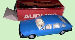 Gyönyörű állapotú NDK GYŰJTŐI műanyag ANKER AUDI 100 AVANT LSE lendkerekes játékautó dobozával 20cm