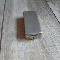 Szép régi ezüstözött dobozka (8x3,5x2,2 cm)
