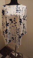 GYÖNYÖRŰ VIRÁGMINTÁS PLUS SIZE TUNIKA (3XL)