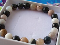 Varázslatos merlinit ásványkarkötő – 8 mm-es természetes kőgyöngyök