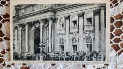 KORONÁZÁS BUDA 1916 királyné + trónörökös a királyi palota ablakában KORABELI FOTÓLAP