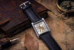 Retro szögletes quartz karóra, Genuine Leather bőrszíj – hibás, javításra/donornak