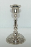 Masszív fém gyertyatartó – Klasszikus, fényes kivitel (12 cm)