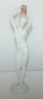 Aquincum Porcelán Női Akt Figura (Haját csavaró lány) – Hibátlan, 27 cm
