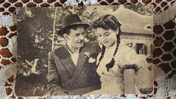 1955 MEDGYESI MÁRIA - SZIRTES ÁDÁM SZÍNÉSZEK HINTÓNJÁRÓ SZERELEM FILM EREDETI KORABELI FOTÓ LAP