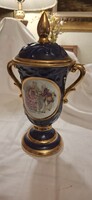 Klasszikus francia Sèvres-stílusú vagy Limoges jellegű, kobaltkék (bleu de four) alapozású, gazdagon