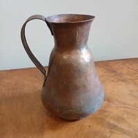 Pompás antik réz kiöntő (17x13,5x11,5 cm)