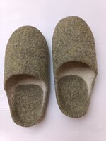 Vadonatúj kézműves nemez papucs / gyapjú mamusz – 45-ös méret (30 cm)