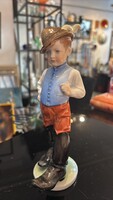 Legény hétmérföldes csizmában - herendi porcelán