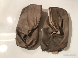 MUZEÁLIS - BÖR - BÉBI CIPŐ - 11 x 5 cm
