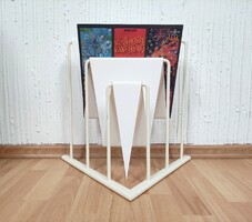Markus Börgens által tervezett újságtartó / lemeztartó