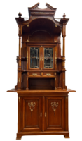 Historizáló francia szalon-buffet / karcsú tálalószekrény gazdag sárgaréz veretekkel (1900 körül)