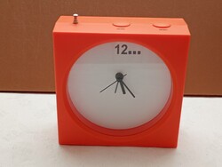 Astali óra digitális ébresztőóra és rádió retro 4,5x11x11cm kihúzható rádióantennával