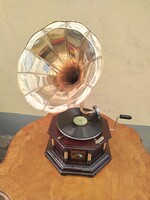 Tölcséres gramofon III.