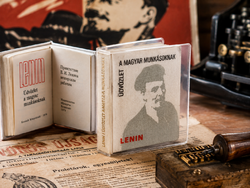 Lenin: Üdvözlet a magyar munkásoknak – 1979-es többnyelvű retró minikönyv tokban