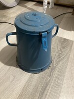 Kb 10 L es Zsíros bödön vendő