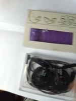 Cím: HP-014 vintage összehajtható sztereó fejhallgató – Eredeti dobozában, gyűjtői új állapotban!