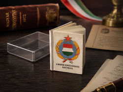 1979-es A Magyar Népköztársaság Alkotmánya minikönyv – eredeti műanyag tokban
