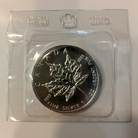 Kanada 5 Dollár 1988 1 UNCIA színezüst Maple Leaf sorozat első éve RCM csomagolásban
