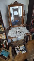 Antik tükrös fésülködőasztal