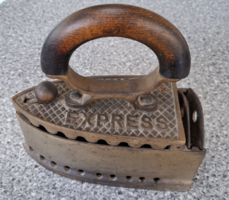 Antik ZAGROCZKY KISPEST-PATENT EXPRESS öntöttvas szenes vasaló